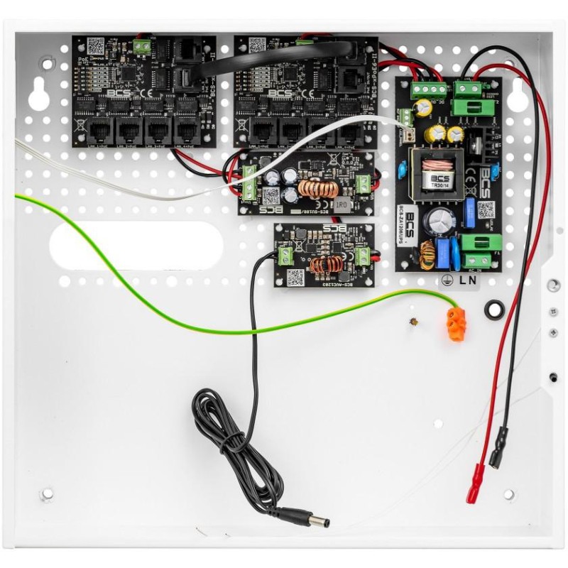System zasilania buforowego PoE do 9 kamer i rejestratora BCS POWER BCS-UPS/IP8/E-S